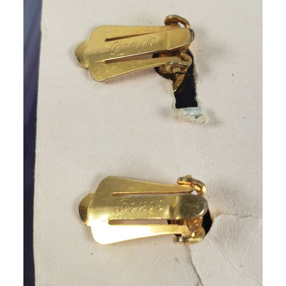 VTG Rare Hattie Carnegie Coral and White Stone Brooch and Clip-on Earrings Set - Picture 10 of 15